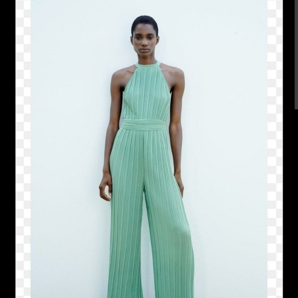 Zara Pants - Zara Green Halter Jumpsuit with Flowing Wide-Leg Design Medium